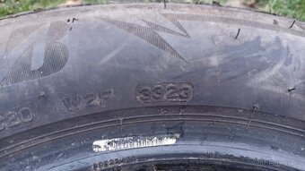 205 60 16 Bridgestone blizzak  LM 005 - 8