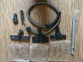 Vysavač Hoover Xarion Pro - 8