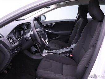 Volvo V40 2,0 D2 Drive-E Kinetic CZ 1Maj (2018) - 8