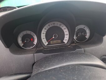 Kia Ceed  1,4 16v  r.v.2007 - 8