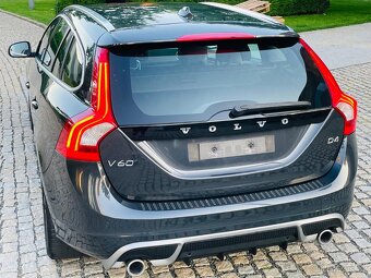 Volvo V60 2.0D 120KW 5VALEC AUTOMAT SENZORY VÝHŘEV R-DESIGN - 8