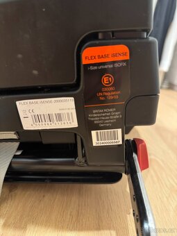 Autosedačka Britax Römer Dualfix 3 i-size Bundle flex iSense - 8