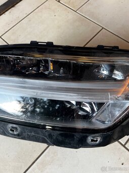 světla volvo xc90 II - 8