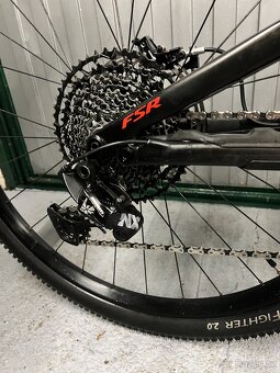 Trailové karbonové kolo Specialized Stumpjumper 29" - 8