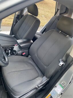 Kia Carens 2.0 CRDi 103 kW - 8