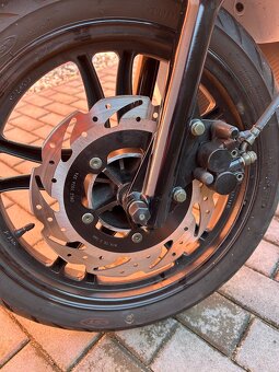 SYM Symphony ST 125 – jako nový, 2 405 km, 1. majitel - 8