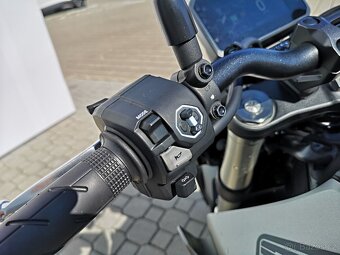 Honda CB1000 Hornet, 04/2025, nové ČR ,1.majitel, 2.927 km - 8
