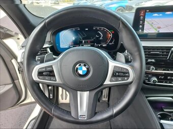 BMW Řada 5, 530d Touring xDrive M-paket - 8