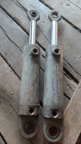 hydraulické válce dvoučinné - 8