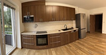 Pronájem nového moderního bytu 2+kk s balkónem v NMnM - 8