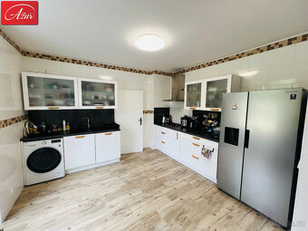 Skvělý rodinný dům 6+kk po kompletní rekonstrukci v Oseku - 8