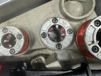 Ridgid 600 elektricky zavitorez do 1 1/4" - 8