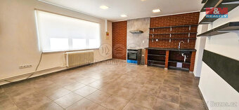 Pronájem rodinného domu, 181 m², Pardubice, ul. Hradčanská - 8
