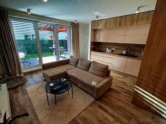 Prodej bytu 3+kk 96 m² s vlastní zahradou - 8