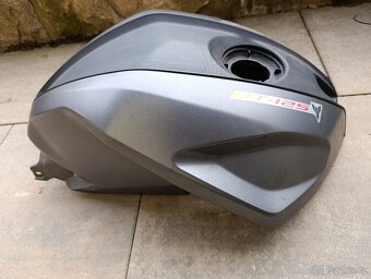 Plasty na nádrž Yamaha MT 125 rv 2016 - 8