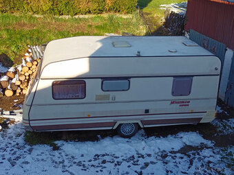 Karavan LMC Munsterland Luxus 490 pro 6 osob - 8
