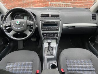 ŠKODA OCTAVIA 2 / STYLE / DSG / 1.6 TDI / XENON / 1.MAJ. - 8