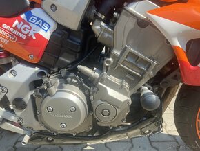 Honda CB 900 Hornet - 8