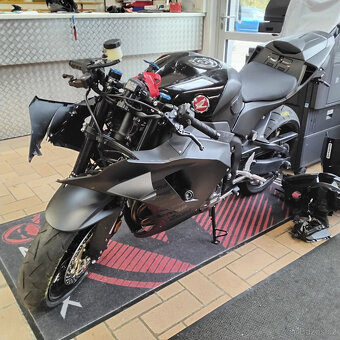Honda CBR 600RR - 8