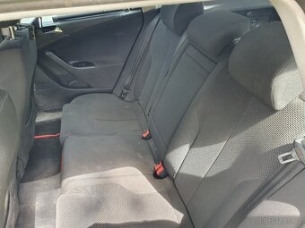 VW Passat b 6 variant 2.0 tdi 125 kw - 8