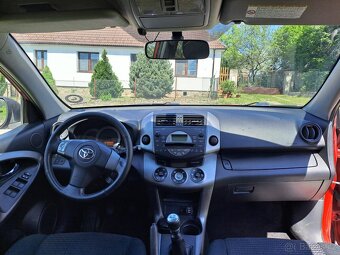 Prodám Toyota RAV4 2.2 AD 4x4 - 8