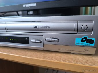 SONY - D910 - 8