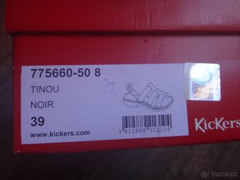 Černé celokožené sandály Kickers v.39 - 8