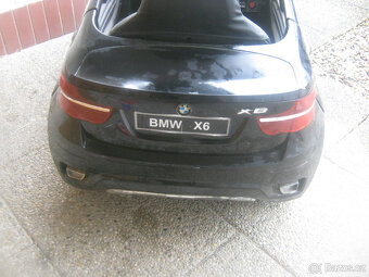 Prodám dětské elektrické autíčko BMW X6 - BLACK s D.O. - 8