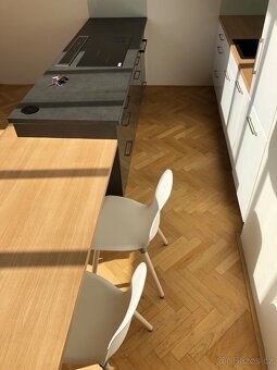 Kuchyňská linka s komplet spotřebiči - 8