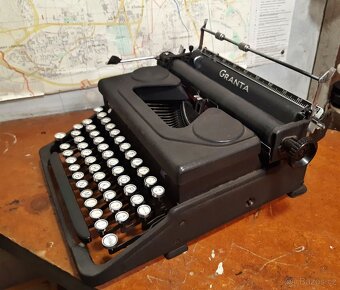 Funkční psací stroj GRANTA Model 90 z roku 1943 - 8