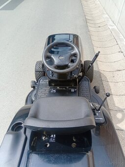 Prodám zahradní traktor Partner 14.5Hp Hydro - 8