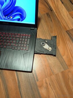 ASUS FX753VD – herní notebook 17", i5, GTX 1050, 24GB RAM - 8