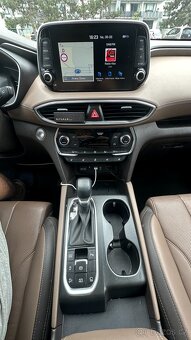 2019 - Hyundai Santa Fe Premium Luxury 2,2 CRDi 7 místn - 8