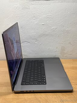 MacBook Pro 16 CTO 2021 • 32GB • M1 Pro • 512GB SSD • Záruka - 8