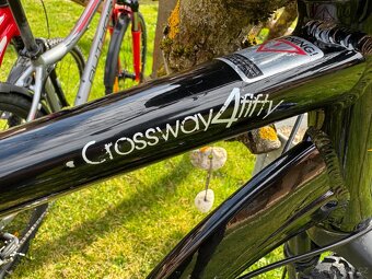 Pánské trekové kolo Mongoose - Crossway 450 - 8