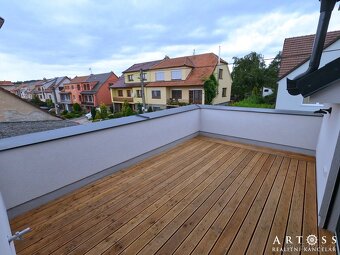 Pronájem novostavby rodinného domu 4+kk s terasou, v obci Li - 8