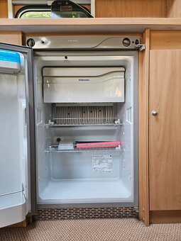 Karavan Bürstner Ventana 690TS - 8