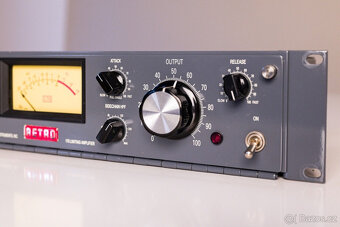 RETRO INSTRUMENTS 176 LAMPOVÝ KOMPRESOROVÝ LIMITOVACÍ ZESILO - 8