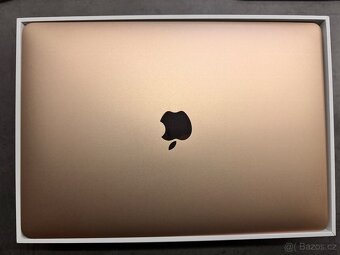 MacBook Air 13” (2019, Intel) – zlatý – originální krabice + - 8