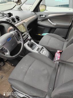 Ford Galaxy - 8