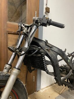 Rám bez kol suzuki gsx 600f - 8