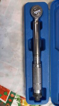 pneu vystřihovač JONESSVAY, honovačky.. - 8