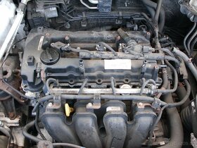 Hyundai ix35 2.0i G4KD - 8