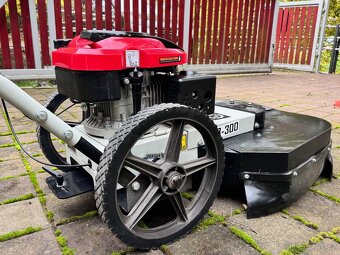 Profesionální zametací stroj Lumag WKB-300 - 8