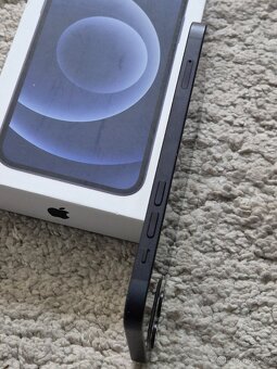 iPhone 12 256gb baterie 92% - 8