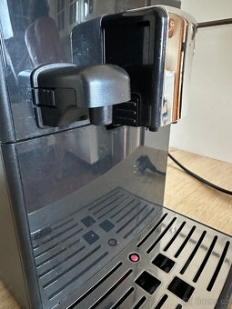 Automatický kávovar Philips EP3360 - 8