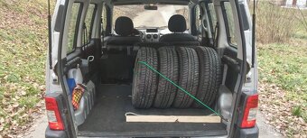 🚗 Peugeot Partner – spolehlivý pracant - 8