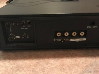 VHS videorekorder Fisher s vadou - 8