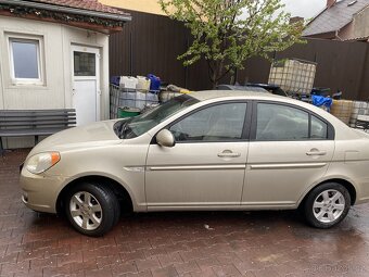 Hyundai Accent 1.5CRDi 2009 - 8