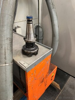 INTOS Nástrojařská frézka CNC - 8